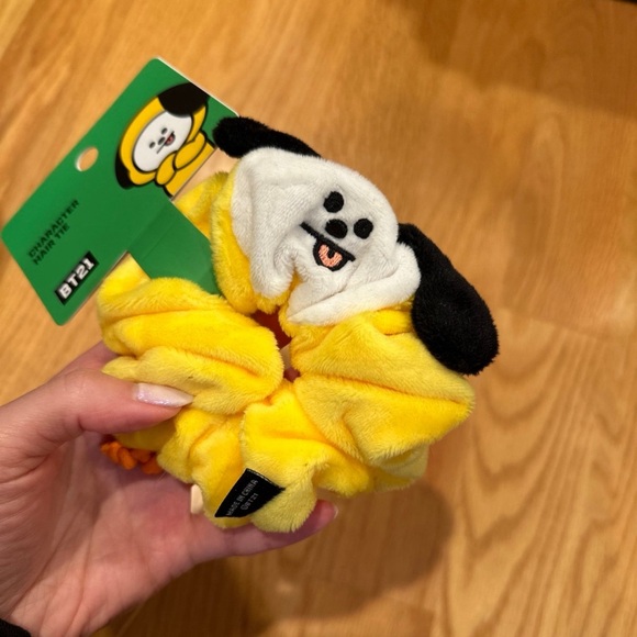 BT21 Chimmy Scrunchie - Picture 3 of 3